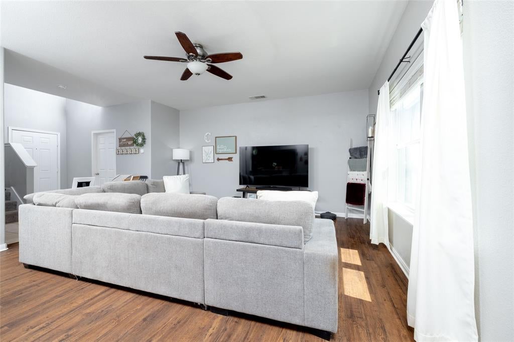 113 Dodge City Ct, Newark, TX 76071 photo