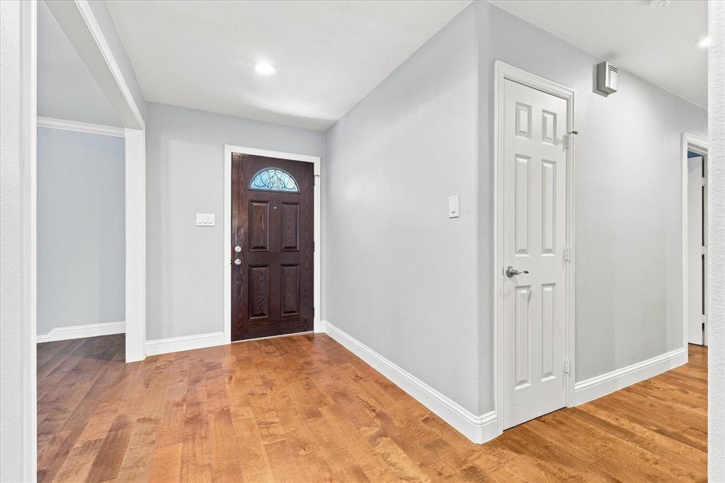 5264 Sherman Dr, The Colony, TX 75056 photo
