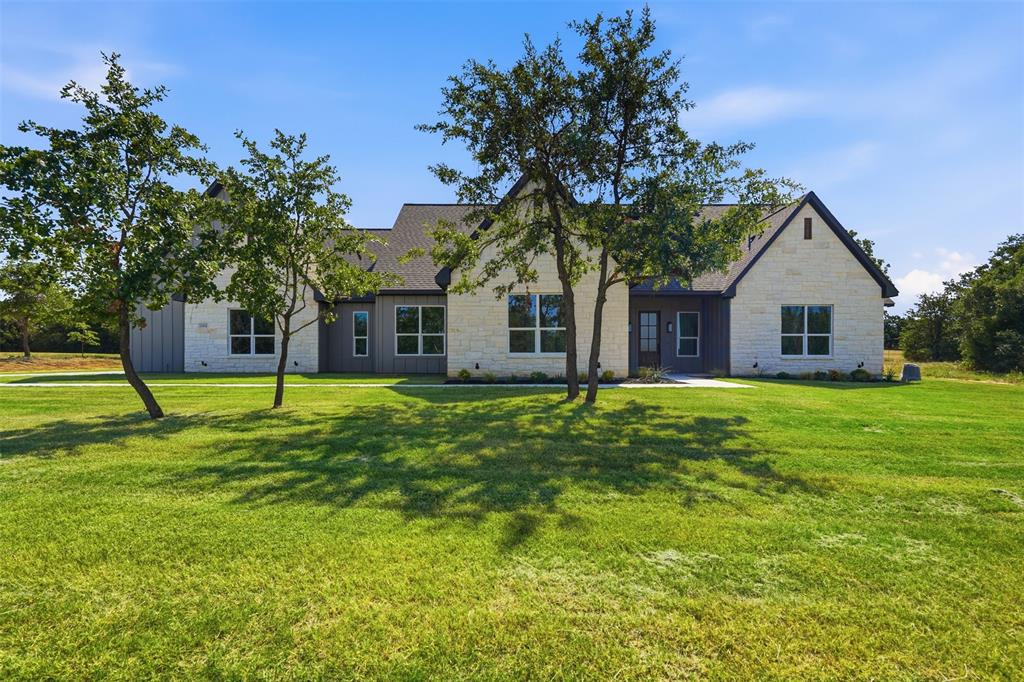 104 Springhill Ct, Springtown, TX 76082
