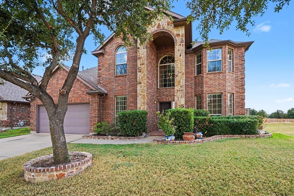 10041 Red Bluff Ln, Fort Worth, TX 76177