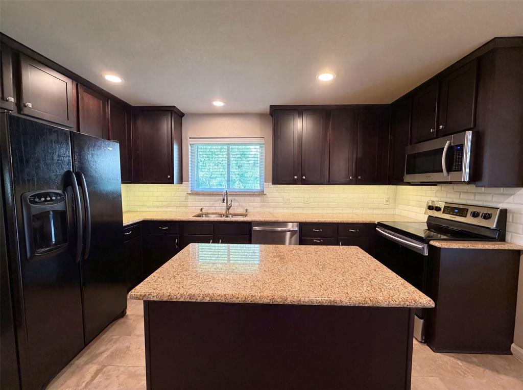 1533 Parkside Trl, Lewisville, TX 75077 photo