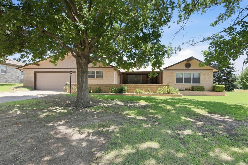 4100 Big Bend Trl, Lake Worth, TX 76135