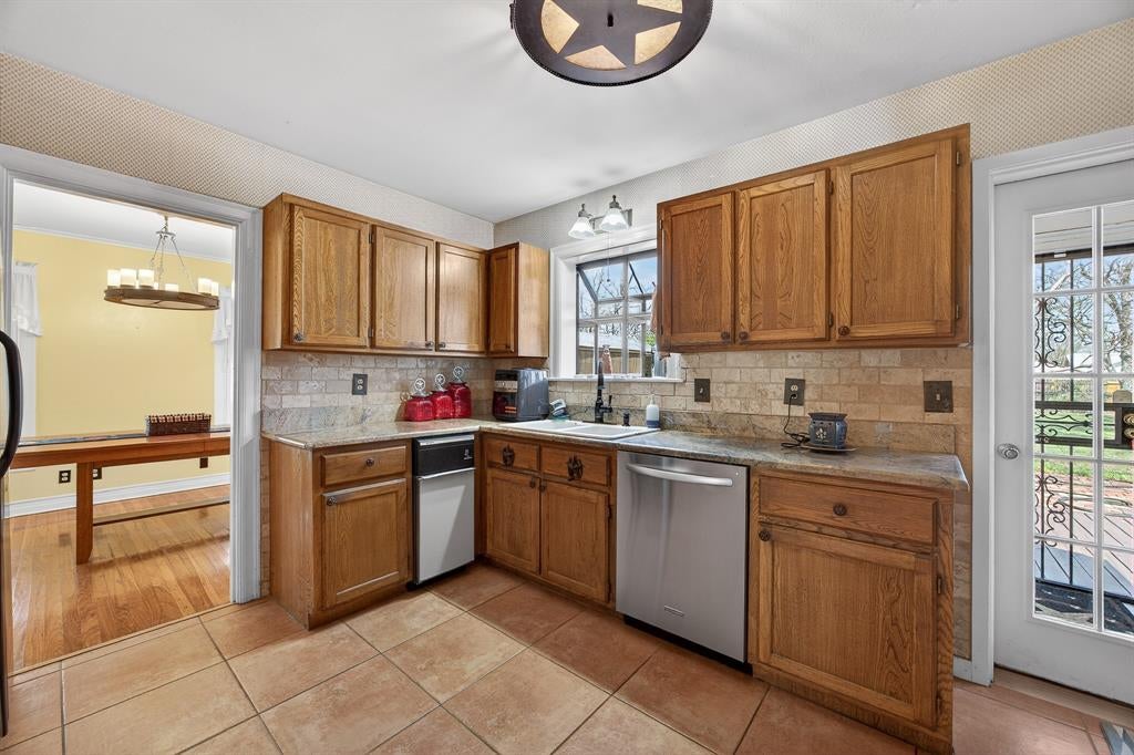 2525 Goldenrod Ave, Fort Worth, TX 76111 photo