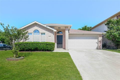 Single Family Residence in Arlington TX 5801 Fawn Meadow Trail.jpg