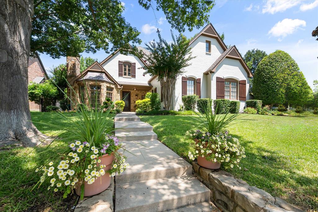 2111 Castle View Rd, Mansfield, TX 76063