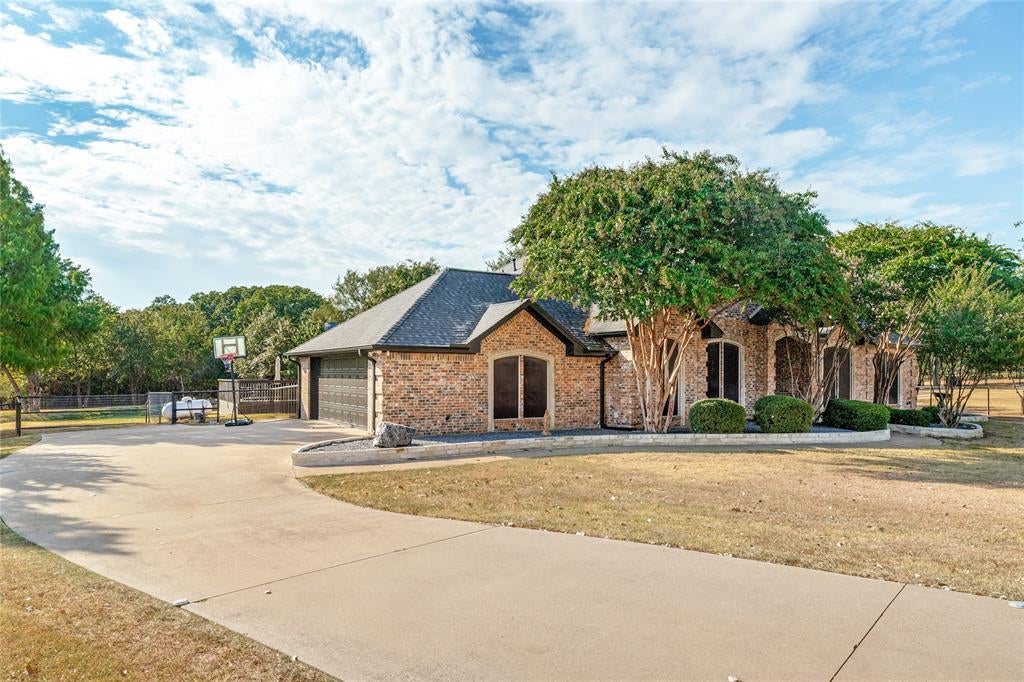 4291 Indian Paint Trl, Aubrey, TX 76227