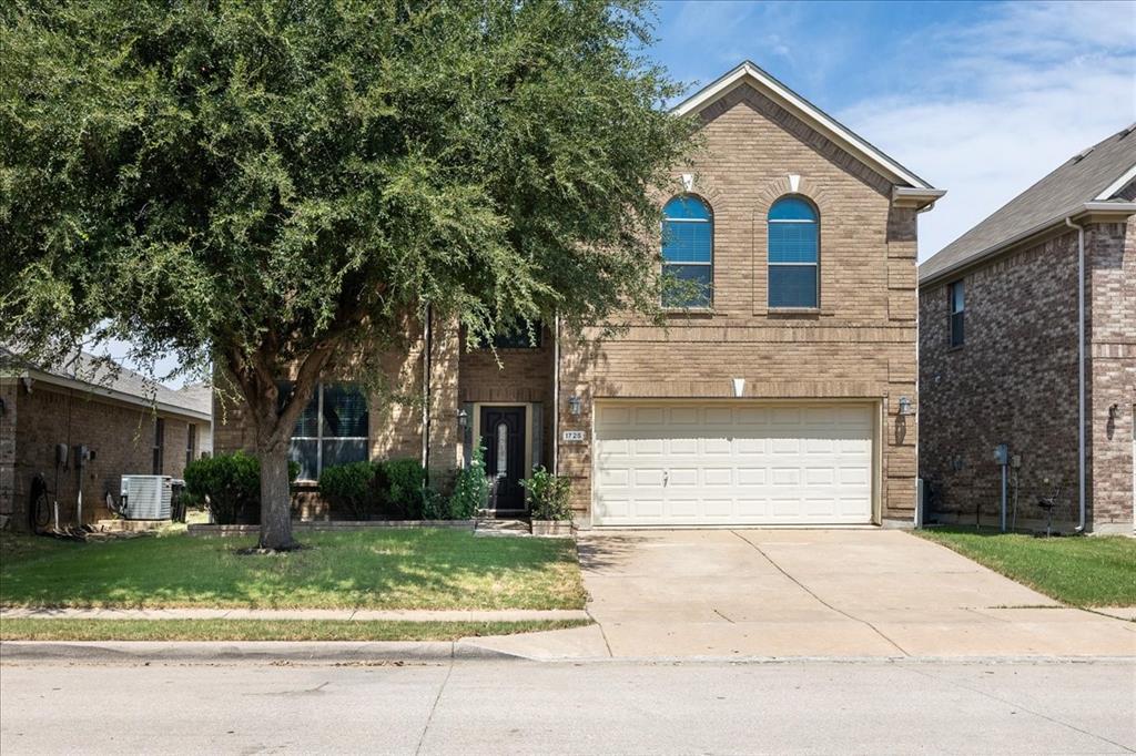 1725 Birds Eye Rd, Fort Worth, TX 76177