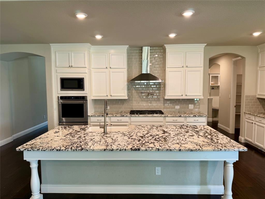 2705 Walnut Creek Ln, The Colony, TX 75056 photo
