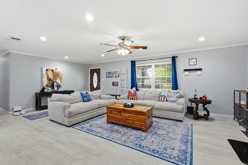 336 Meadows Estates St, Tom Bean, TX 75491 photo