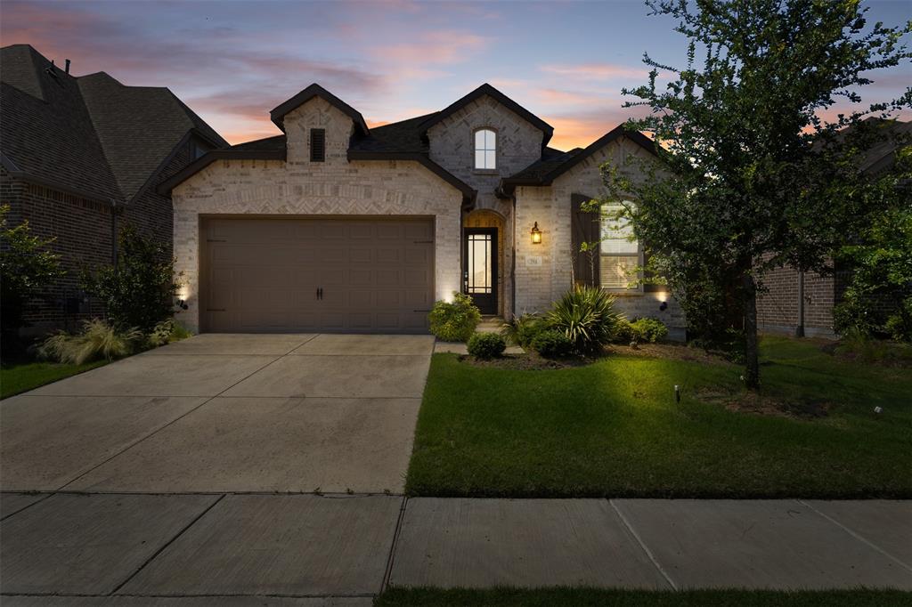 1916 Pelham Dr, Aubrey, TX 76227 photo