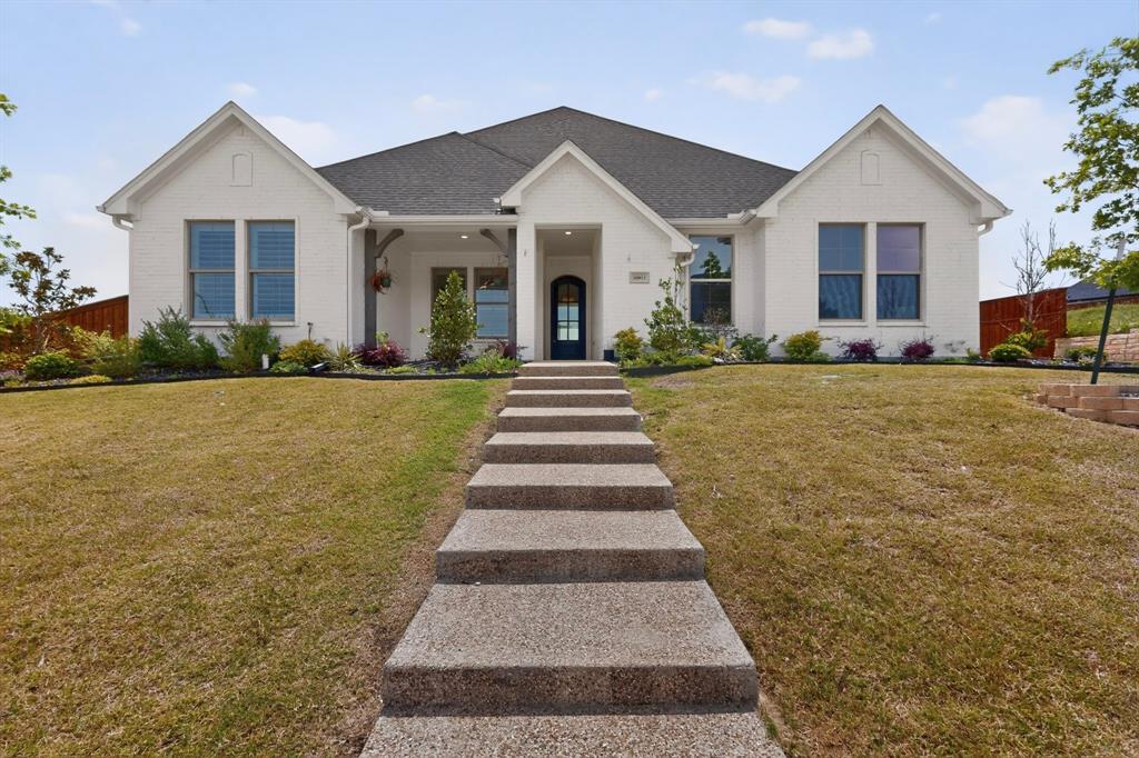 10813 Alta Sierra Dr, Benbrook, TX 76126