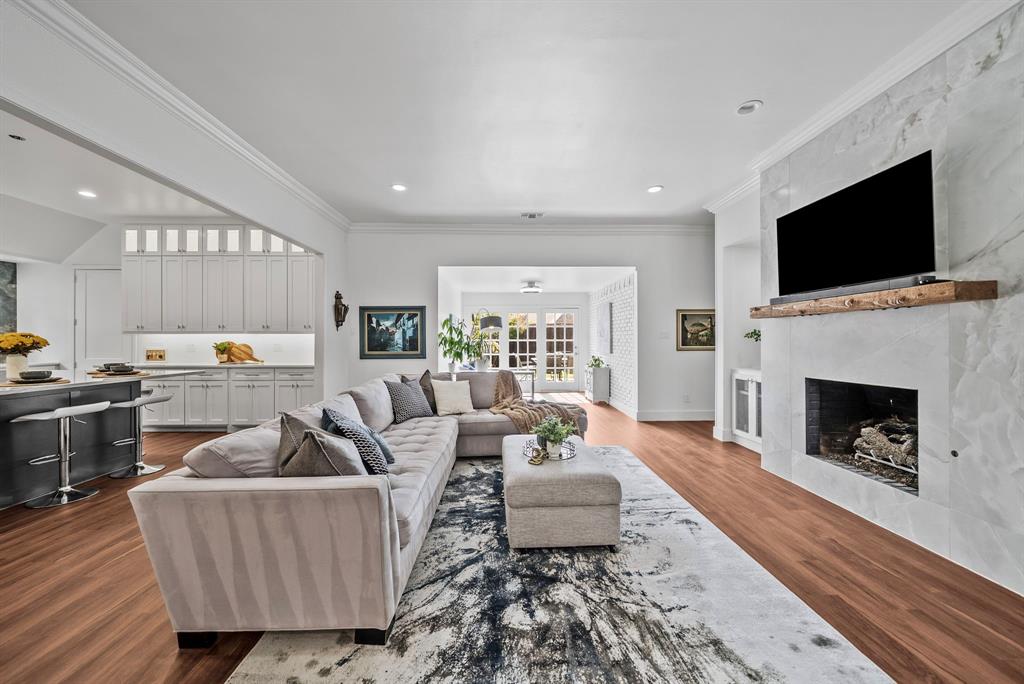 9021 Silverdollar Trl, Irving, TX 75063 photo