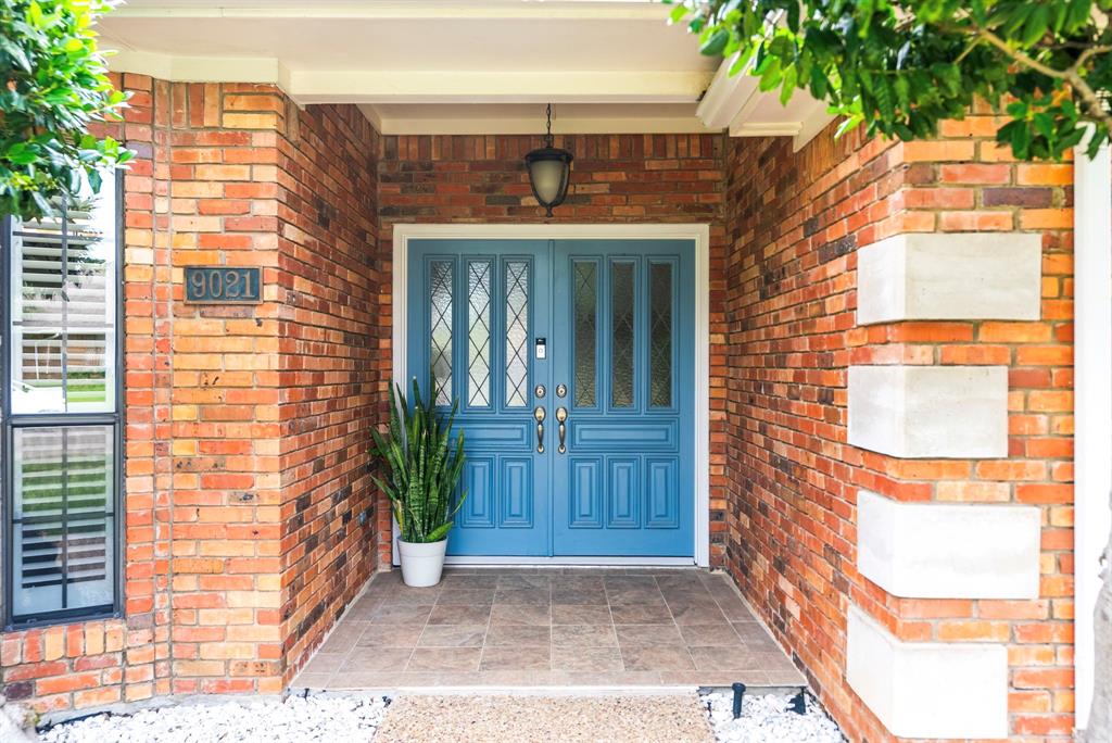 9021 Silverdollar Trl, Irving, TX 75063 photo