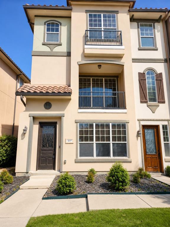 627 Senda 58, Irving, TX 75039