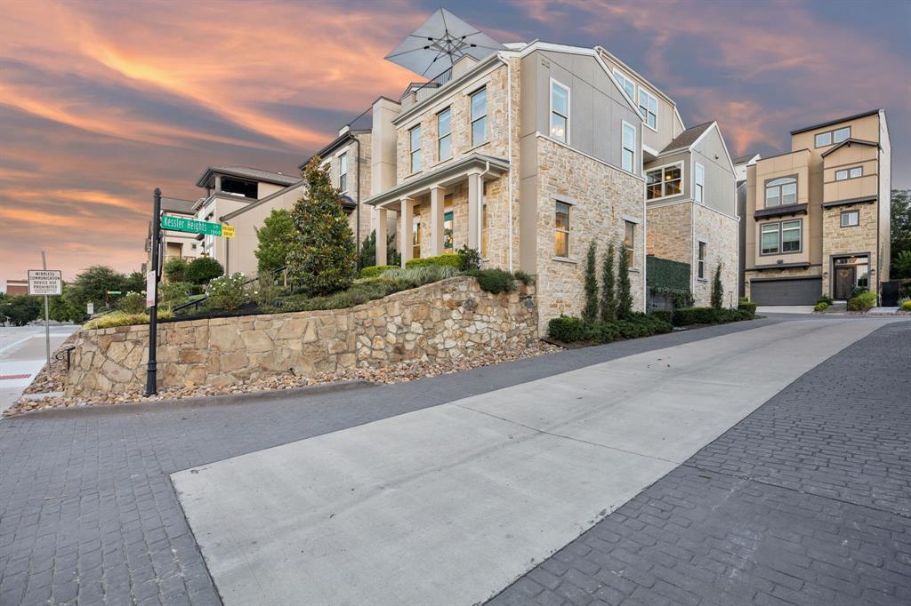 1925 Woodland Heights Pl, Dallas, TX 75208
