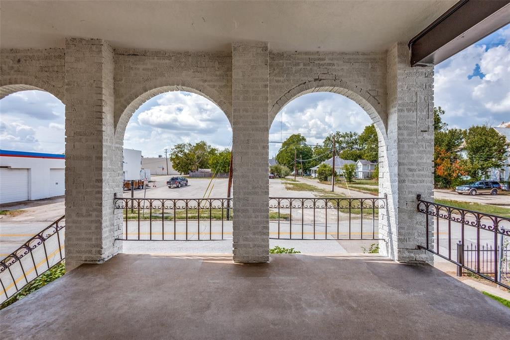 2309 Wesley St, Greenville, TX 75401 photo