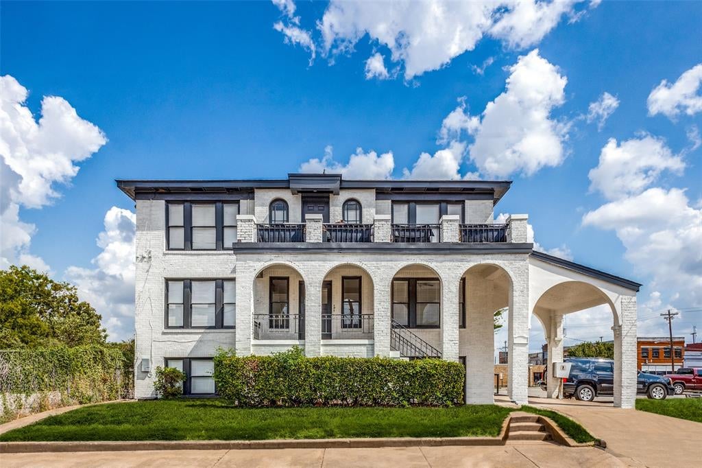 2309 Wesley St, Greenville, TX 75401