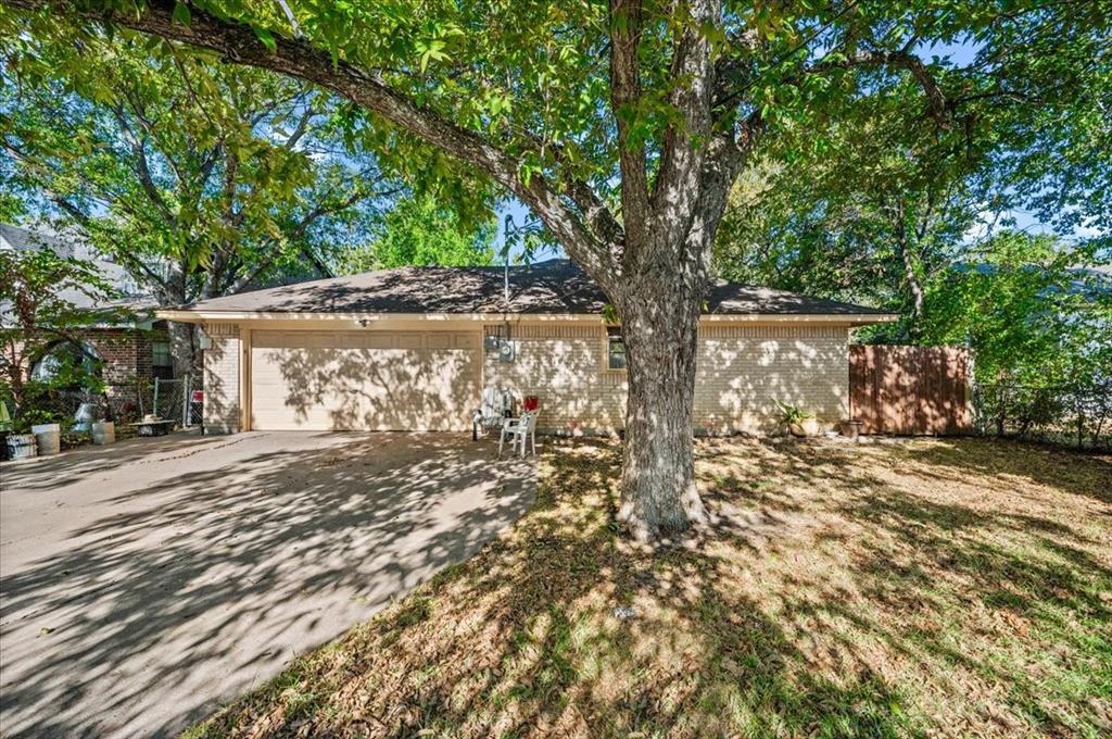 409 29 St, Grand Prairie, TX 75050