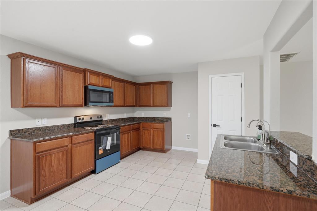 161 Dodge City Trl, Newark, TX 76071 photo