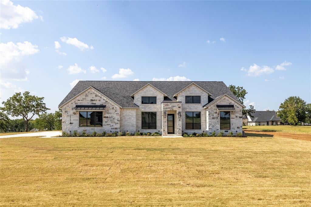 114 Red Bud Rd, Boyd, TX 76023