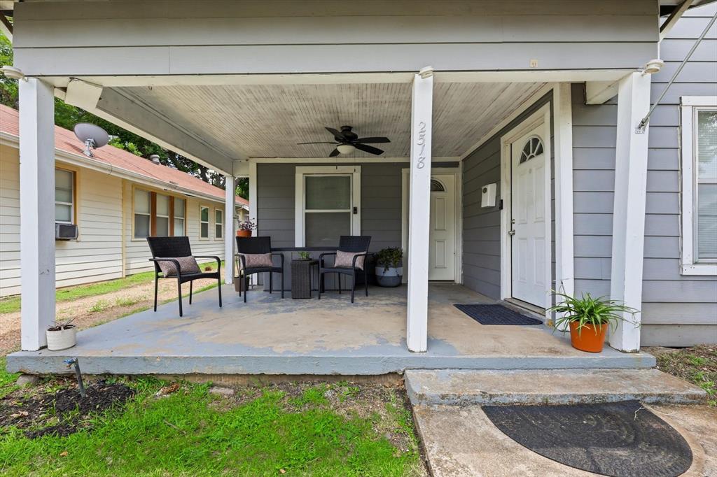 2518 Gladstone Dr, Dallas, TX 75211 photo