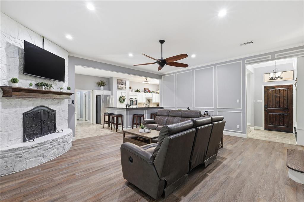 10308 Lisa Jean Dr, Crowley, TX 76036 photo