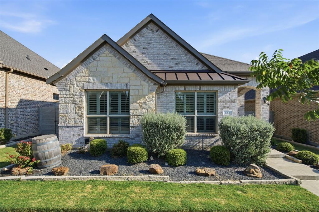 908 Plaza Ln, Argyle, TX 76226