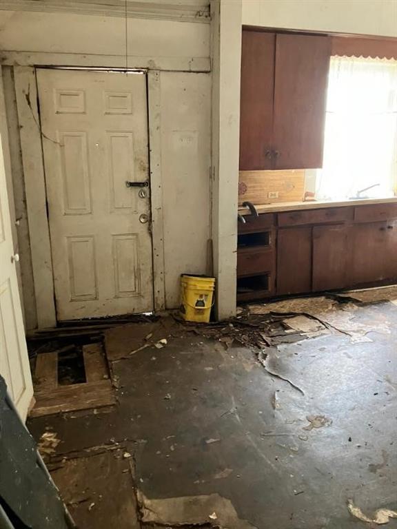 801 W Houston St, Paris, TX 75460 photo