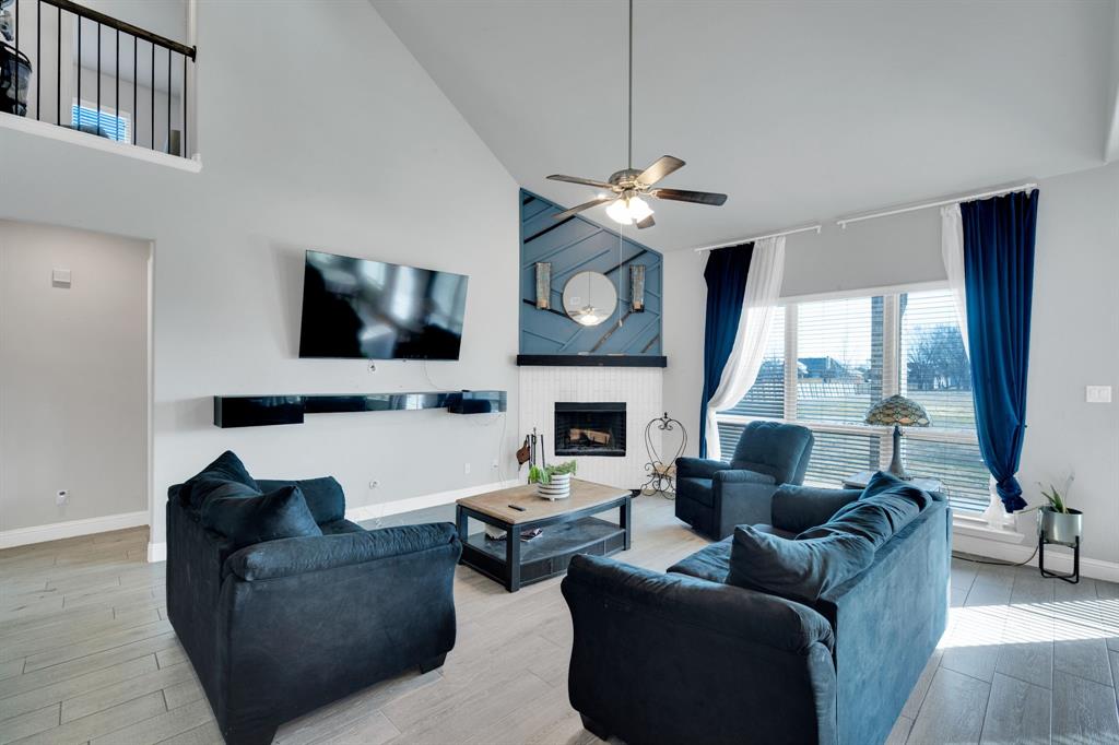 320 Berkeley Dr, Waxahachie, TX 75167 photo