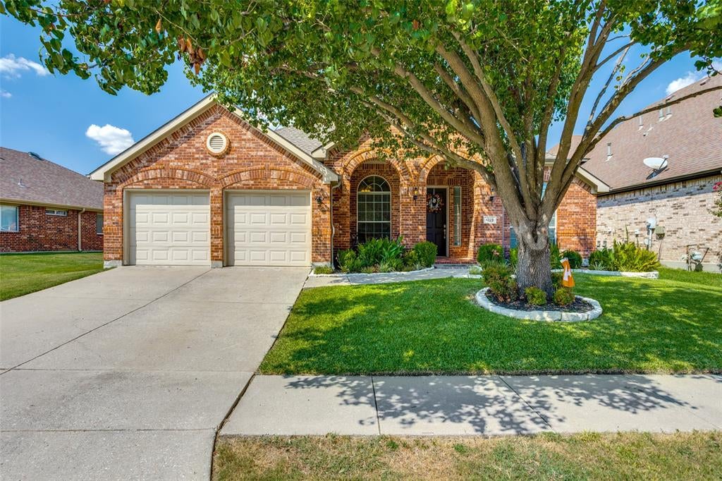 6119 Laurel Crest Ln, Sachse, TX 75048