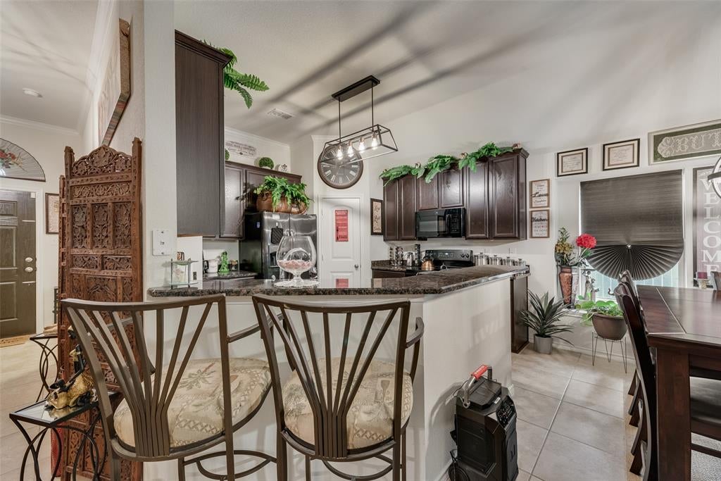 301 Billy Wickliffe Dr, Wilmer, TX 75172 photo