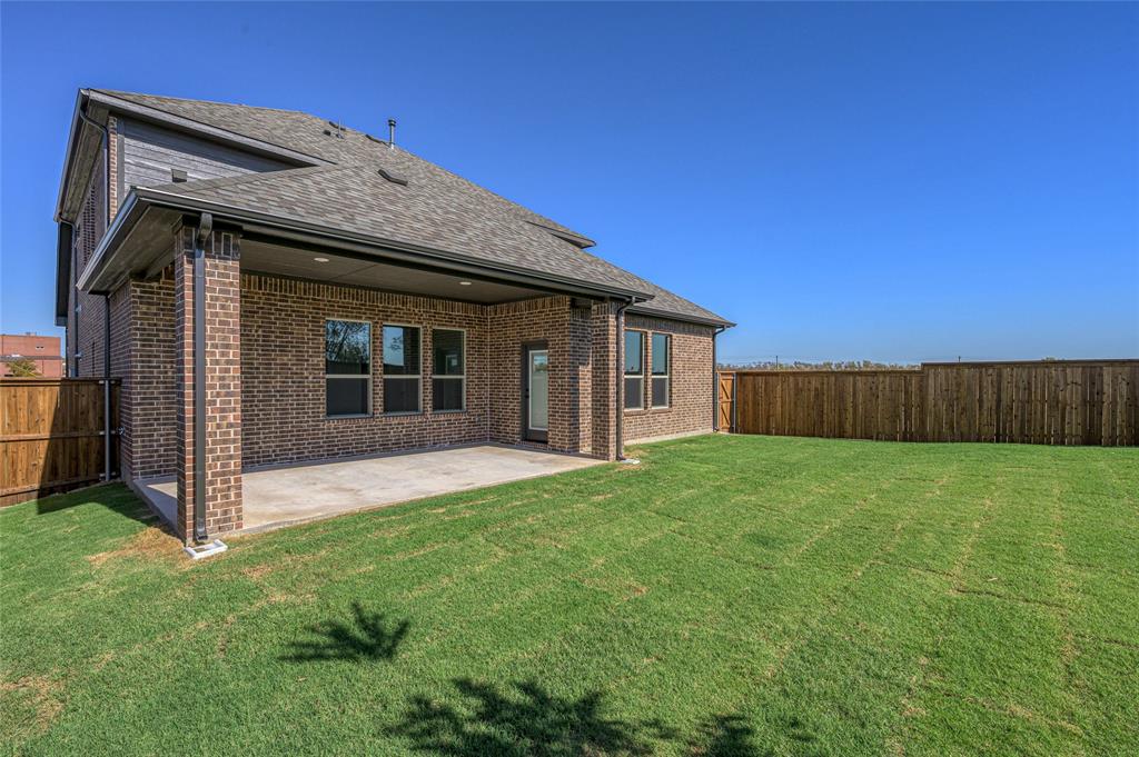 613 Brazos Dr, Van Alstyne, TX 75495 photo