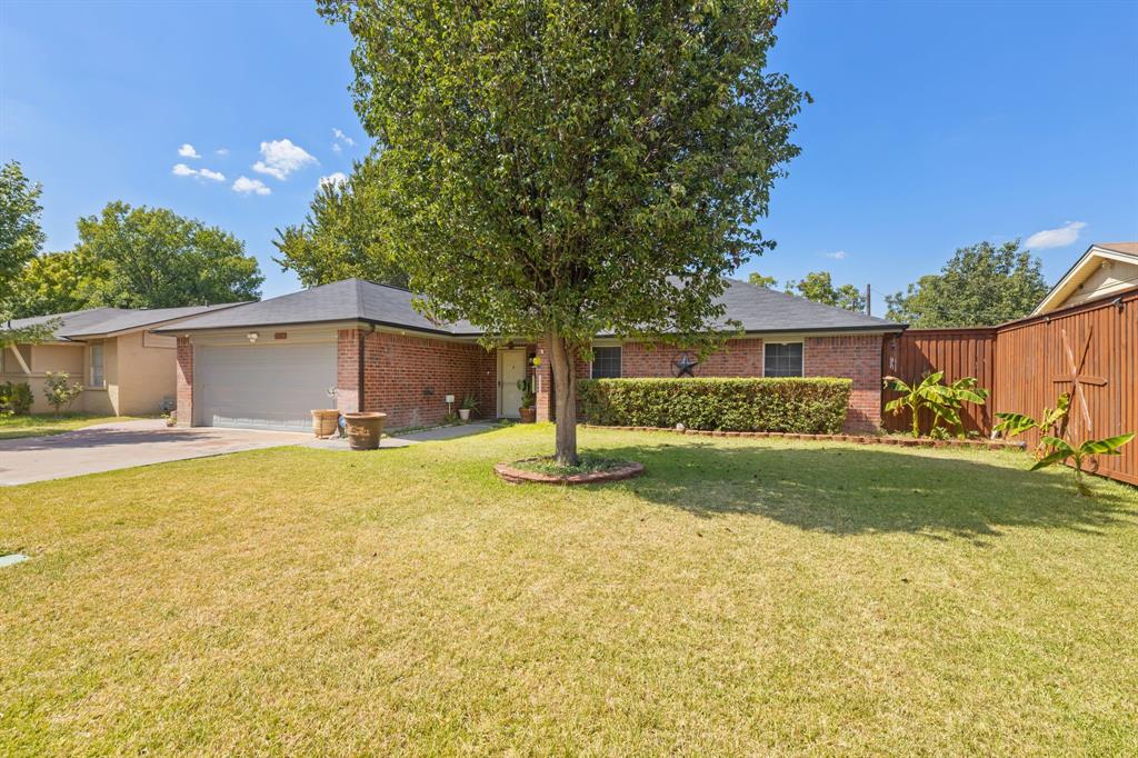 2505 Cloverdale St, Arlington, TX 76010