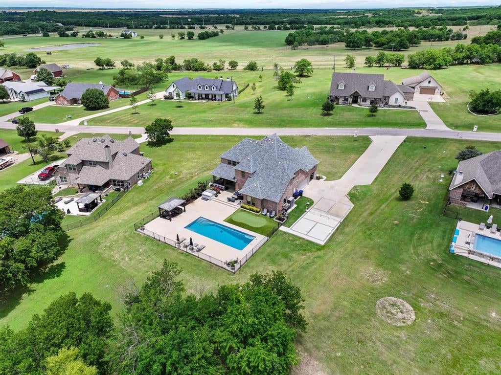 107 Whispering Winds Dr, Gunter, TX 75058