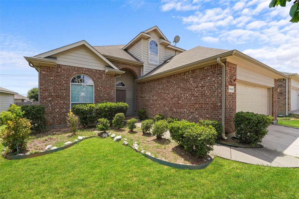 7420 Alverstone Dr, Fort Worth, TX 76120 photo
