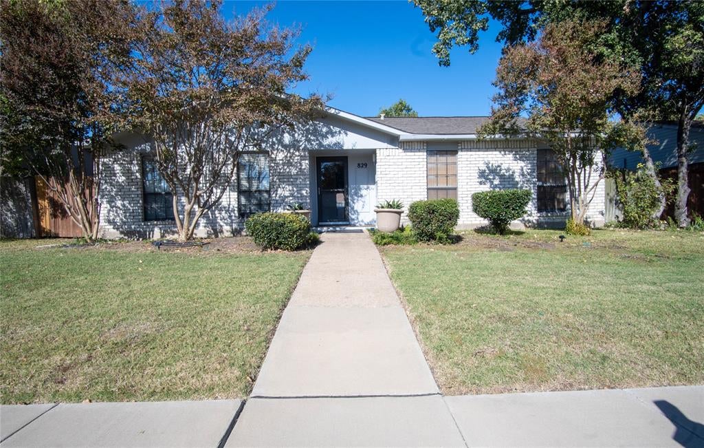 829 Cambridge Dr, Plano, TX 75023