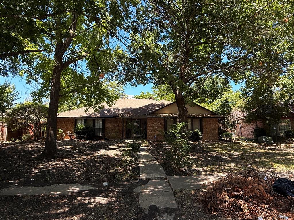 913 Francis St, Lancaster, TX 75146
