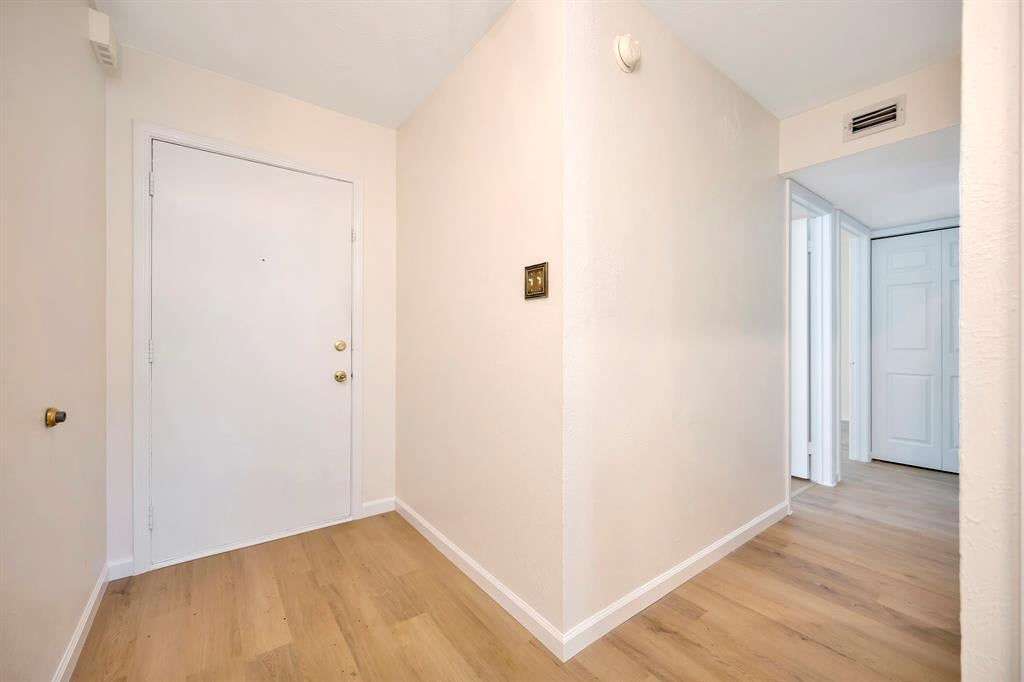 4745 Rose Of Sharon Ln, Fort Worth, TX 76137 photo