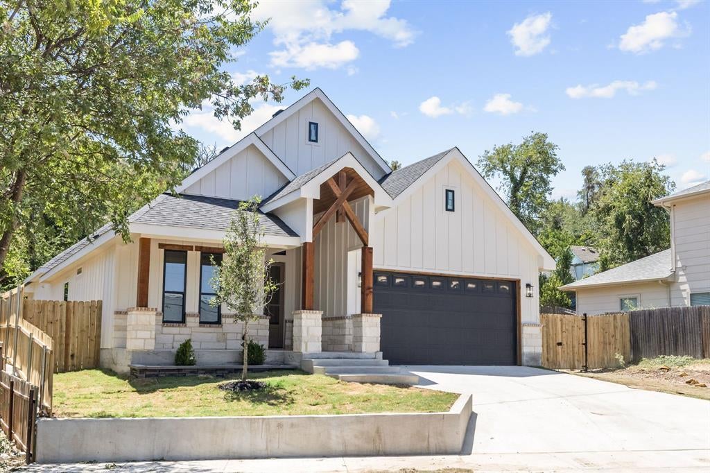 705 Cliff St, Fort Worth, TX 76164 photo