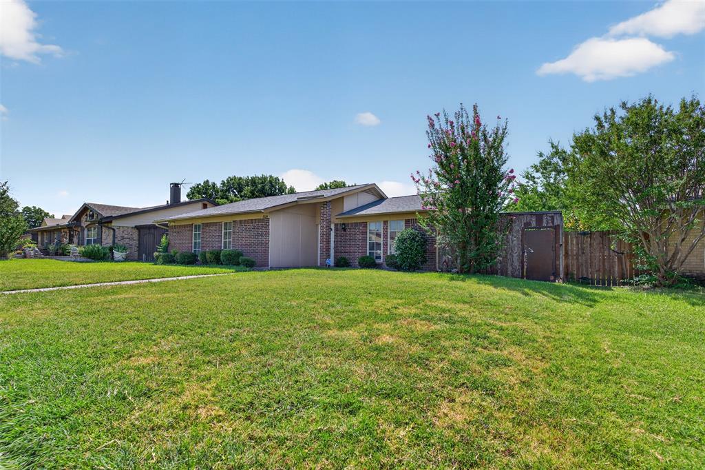 2224 Crockett Dr, Carrollton, TX 75006 photo