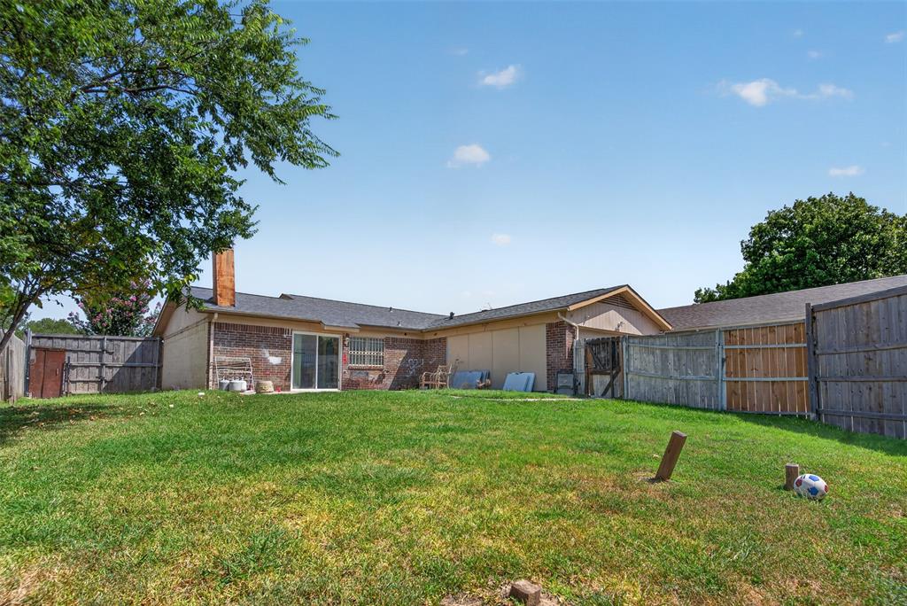 2224 Crockett Dr, Carrollton, TX 75006 photo