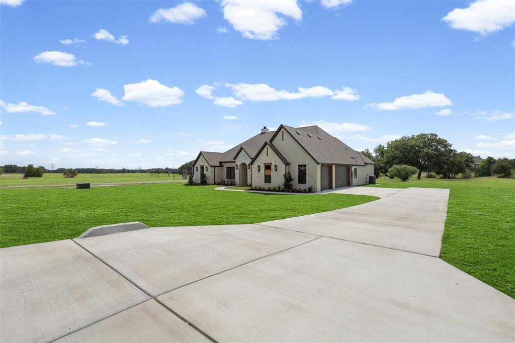 509 Acorn Trl, Granbury, TX 76049 photo