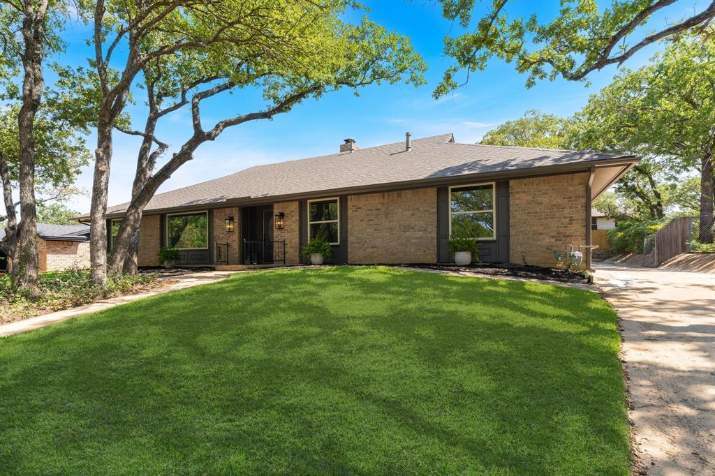 2844 Hurstview Dr, Hurst, TX 76054 photo