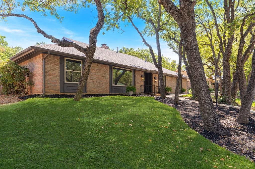 2844 Hurstview Dr, Hurst, TX 76054 photo