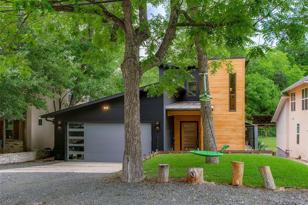 8926 Groveland Dr, Dallas, TX 75218