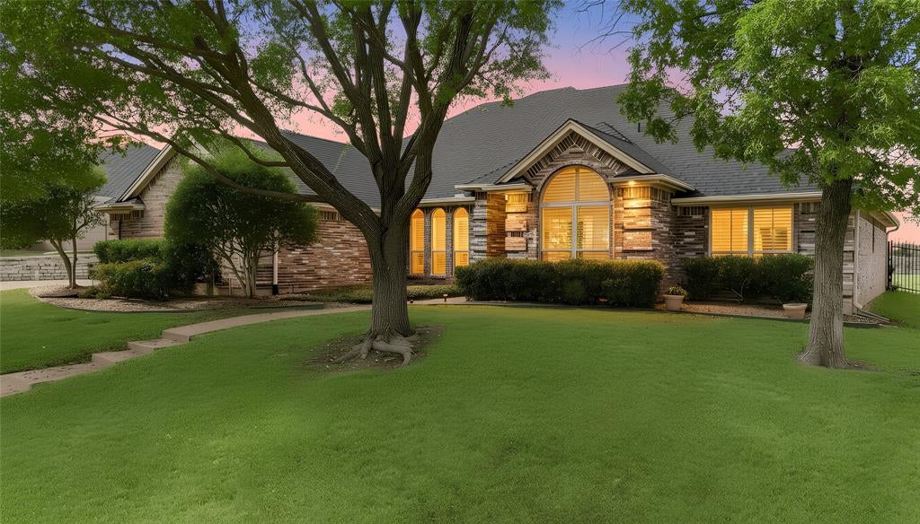 4224 Hollow Creek Ct, Fort Worth, TX 76008