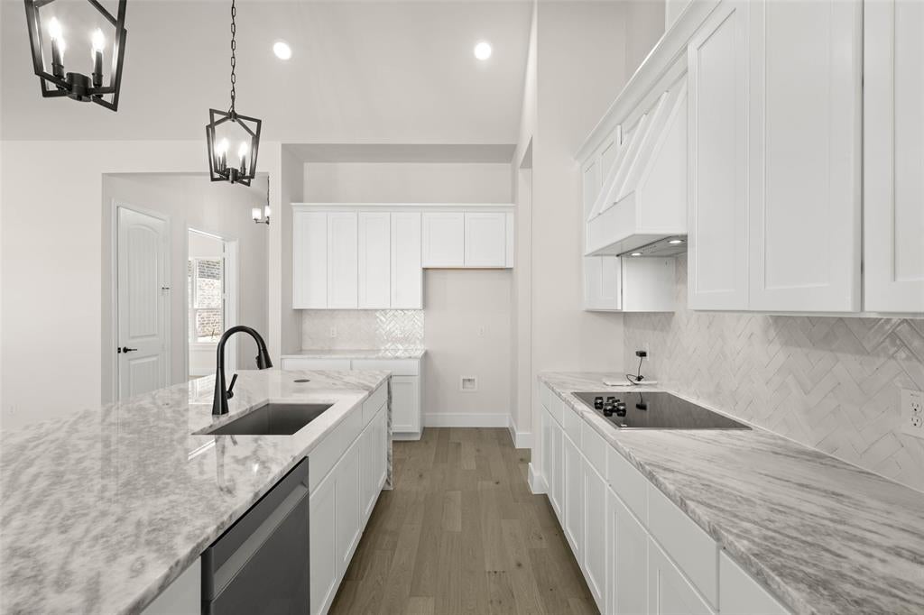 270 Maci Dr, Waxahachie, TX 75167 photo