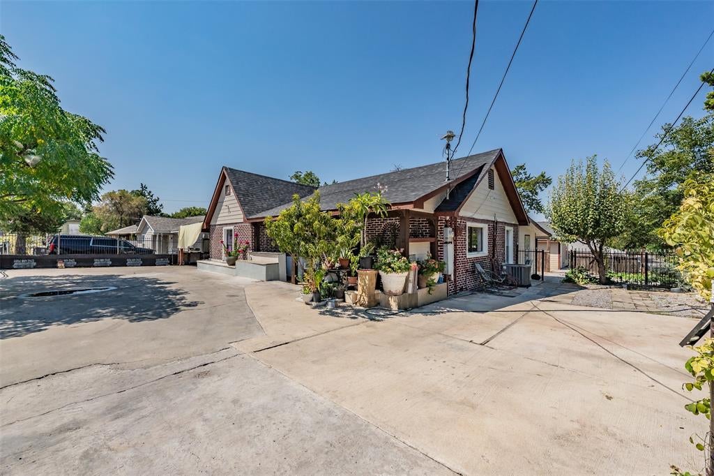 1603 Whitaker Ave, Dallas, TX 75216