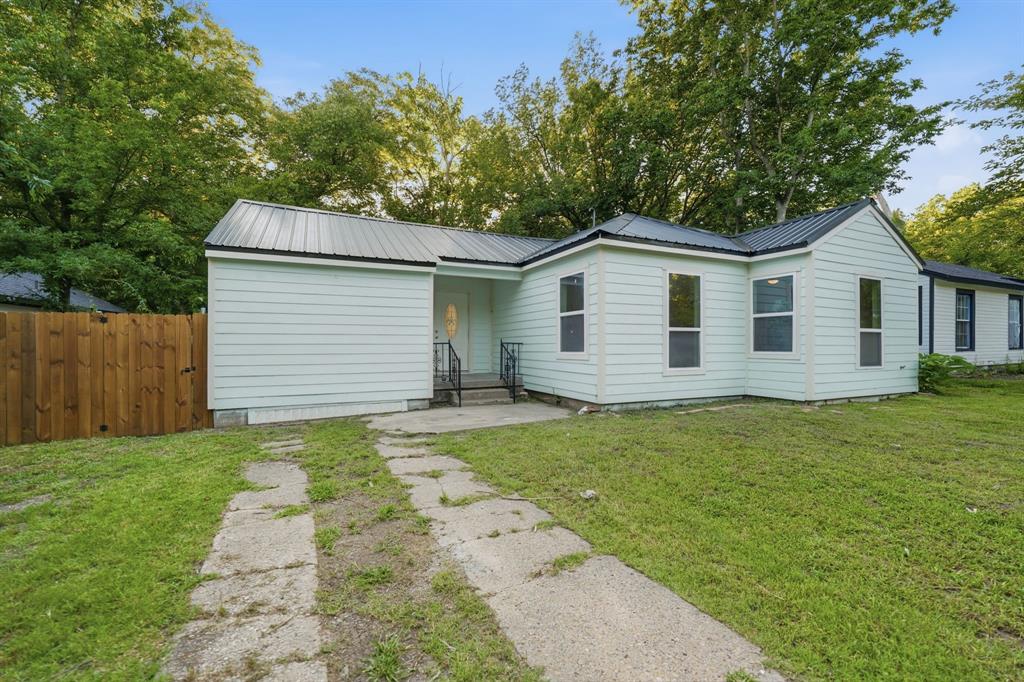 1103 Bell Dr, Greenville, TX 75401