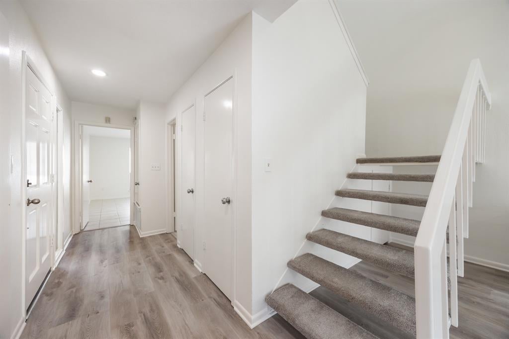 9807 Bent Branch Ln, Dallas, TX 75243 photo